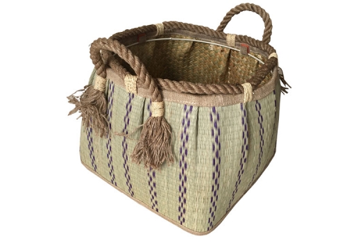 TT-160712 Seagrass basket, pattern color as it is.