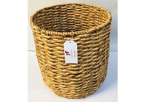 TT-190158 Water hyacinth basket.